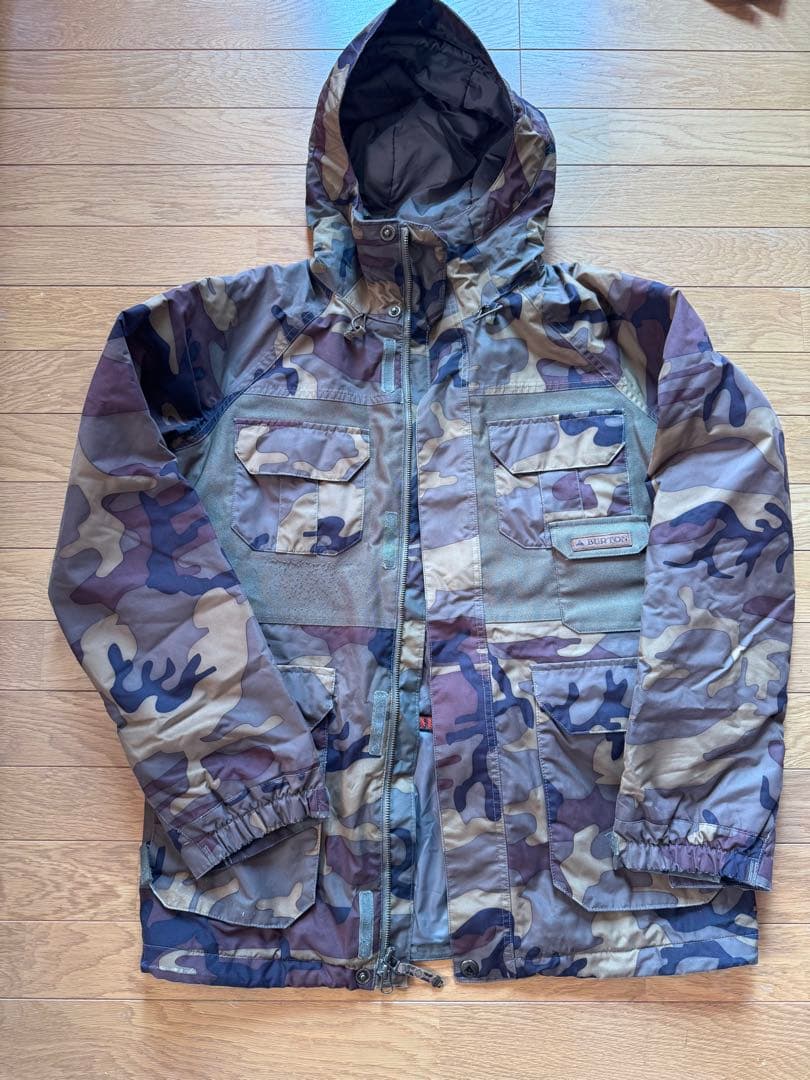 BARTON 迷彩柄　スノーボードウエア　XS(男性サイズ)