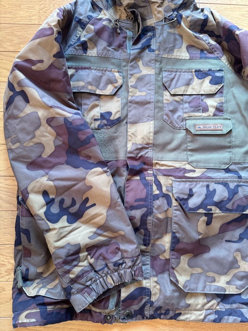 BARTON 迷彩柄　スノーボードウエア　XS(男性サイズ)