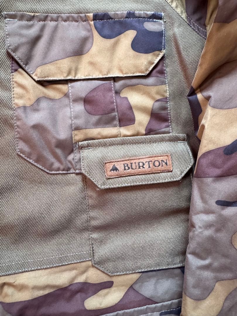 BARTON 迷彩柄　スノーボードウエア　XS(男性サイズ)