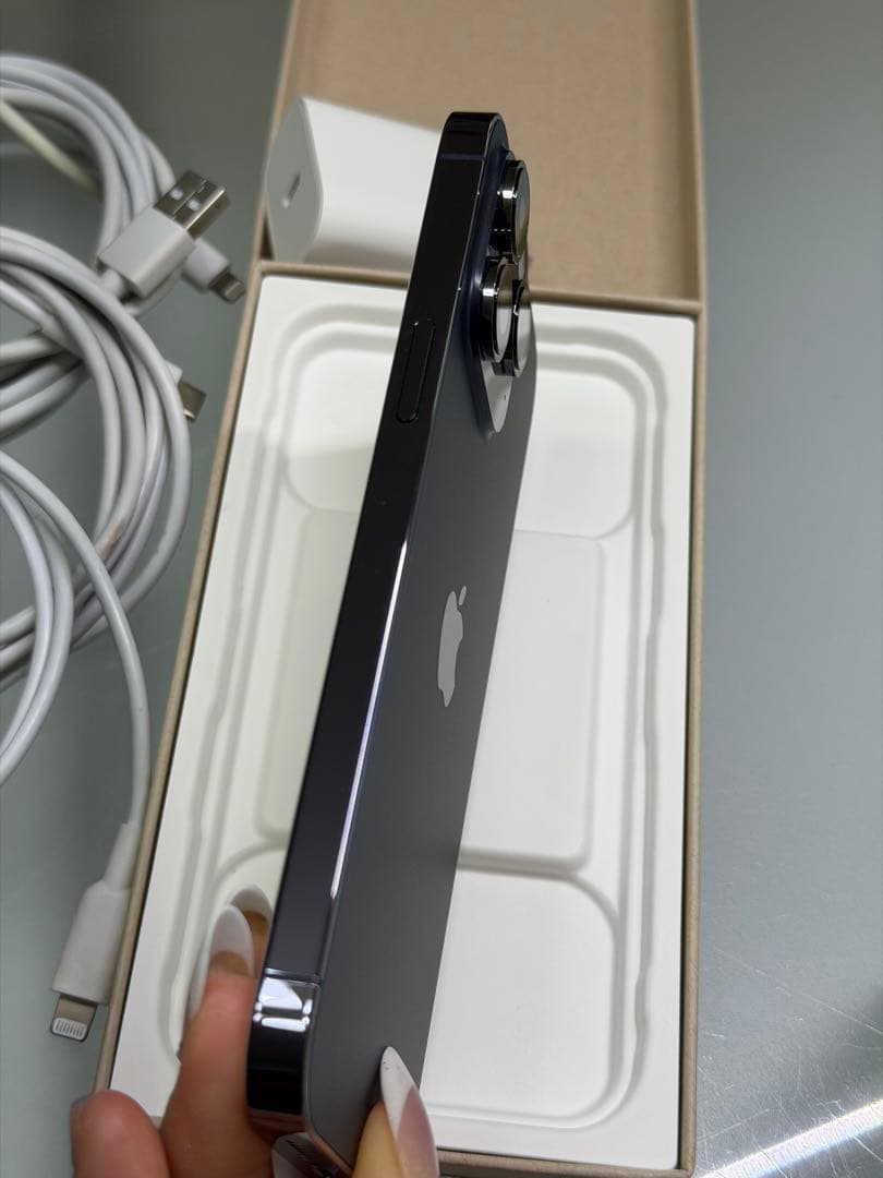 新品iPhone14 Pro Max 1TB 充電コード3本その他付き