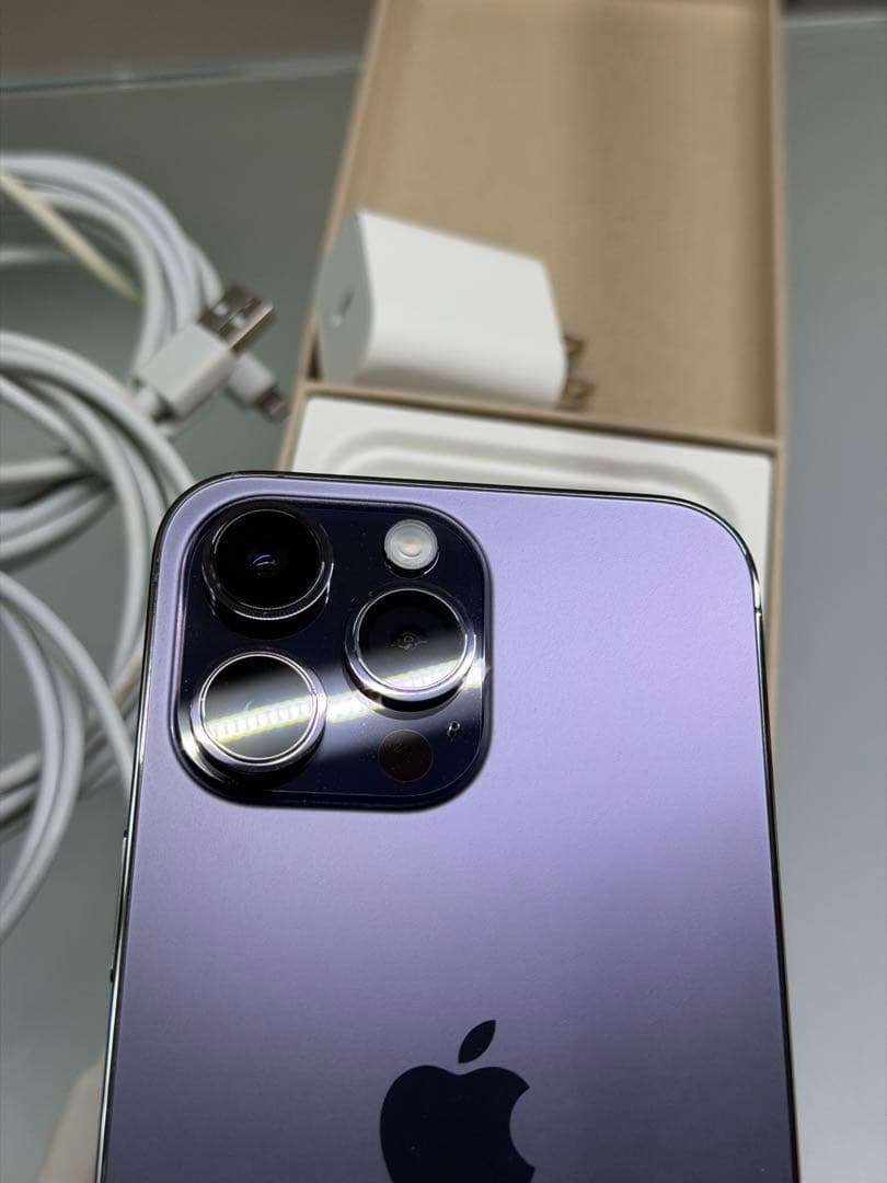 新品iPhone14 Pro Max 1TB 充電コード3本その他付き