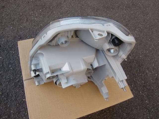 キャリイトラック　DA16T　右ヘッドランプ
