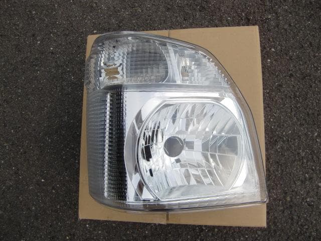 キャリイトラック　DA16T　右ヘッドランプ