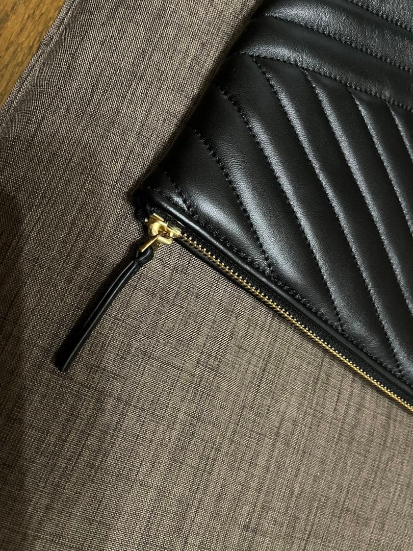 ポ*チ様 クリスマス　大幅値下げ　新品未開封‼️Tory B urch クラッチ