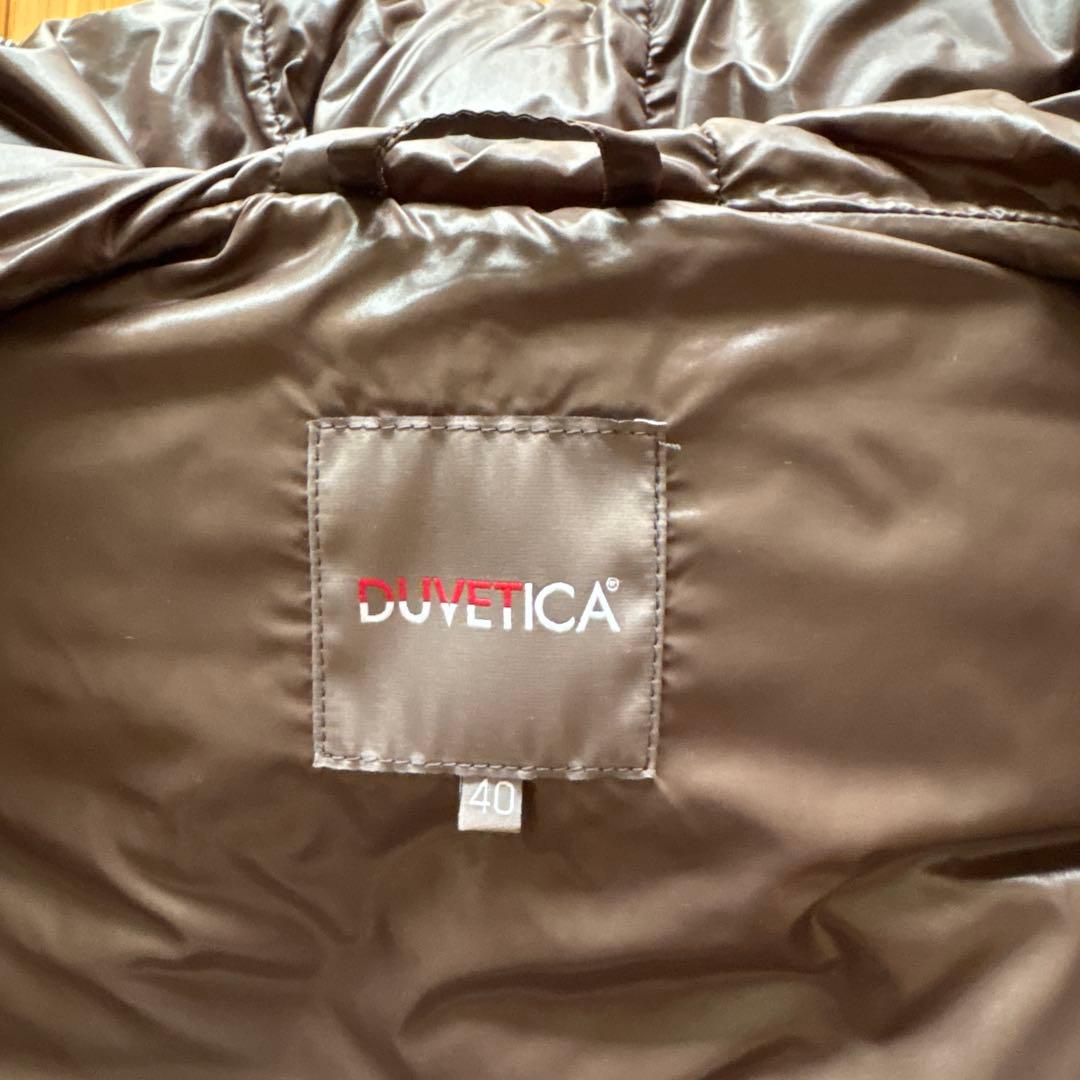 フード付きダークグレーダウンベスト