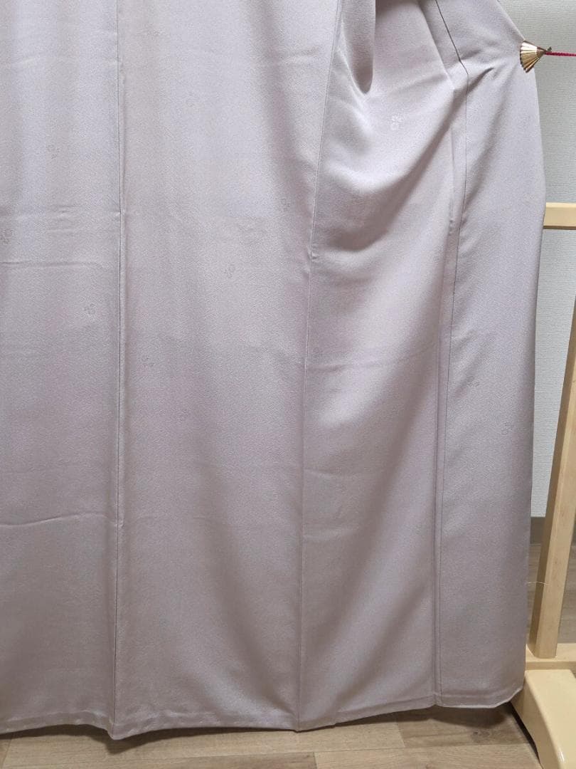 D シンプルデザイン 薄色 菊の地模様 袷 正絹 色無地 着物 K48