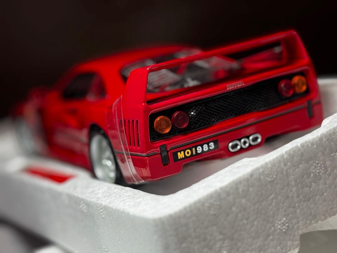 1/18 フェラーリF40