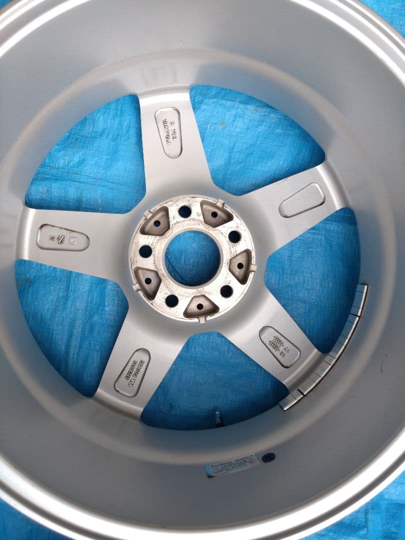 2017年式メルセデスベンツＣ200AMGアバンギャルドセダンに使用。