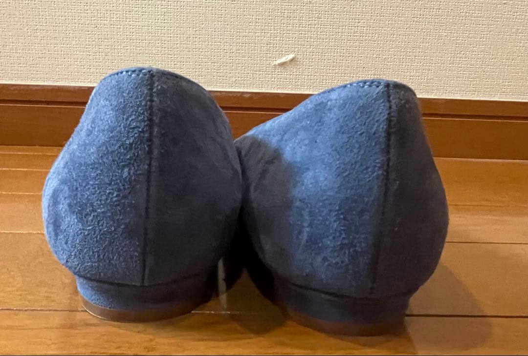 マノロブラニク　フラットシューズ　スエード　未使用　早い者勝ち