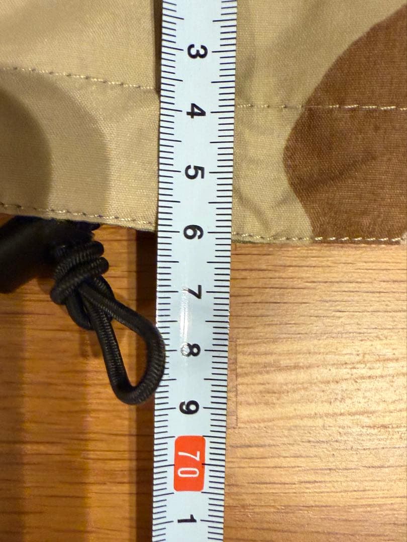 ゴアテックス　カモフラージュ リバーシブルジャケット 内ポケットに収納されます。