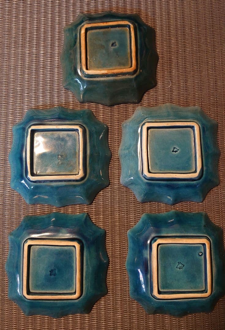 淡路 珉平焼 青交趾陽刻 輪花型小皿 5客