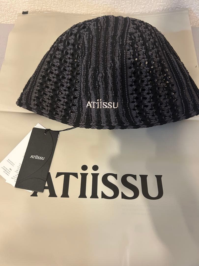 ATIiSSU ブラックニット帽 TWICE モモ着用