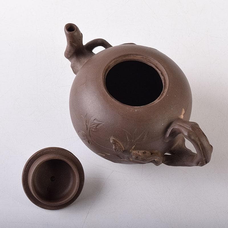 中国　紫砂　朱泥　栗鼠葡萄文　急須　茶壷　在銘　N　8162