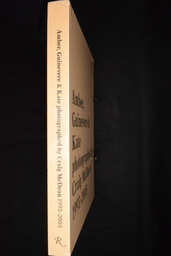 アート・デザイン・音楽 Amber, Guinevere, and Kate Photographed