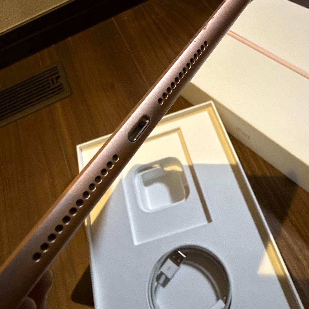 Apple iPad 第6世代 本体 128GB Wi-Fiモデル ゴールド
