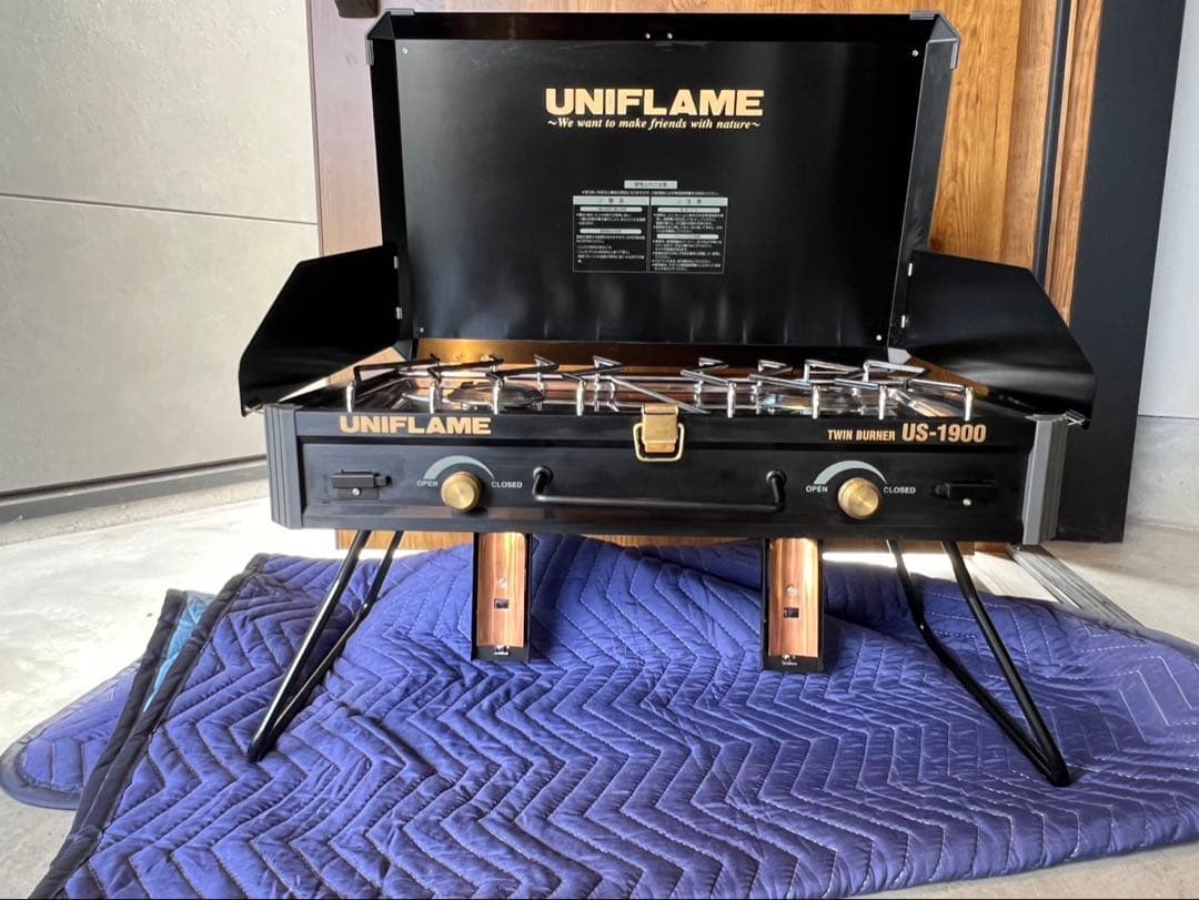 【廃盤】UNIFLAME ツーバーナーコンロ US-1900 テーブル・収納付き
