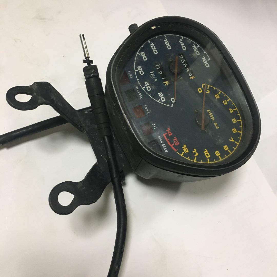 スズキカタナスピードメーター送料込み中古品