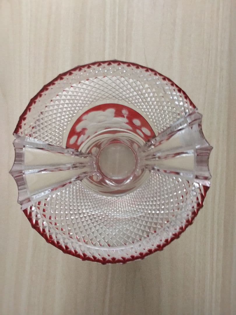 ★未使用★KAGAMI CRYSTAL 江戸切子 花瓶 赤色 花模様