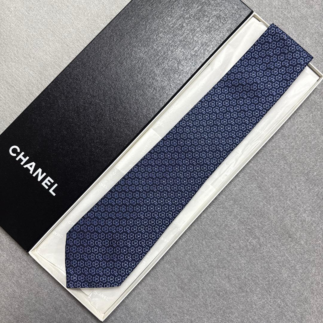 未使用箱付　シャネル　ネクタイ　紺　花柄　CCココマーク　チェーン付　ジャガード