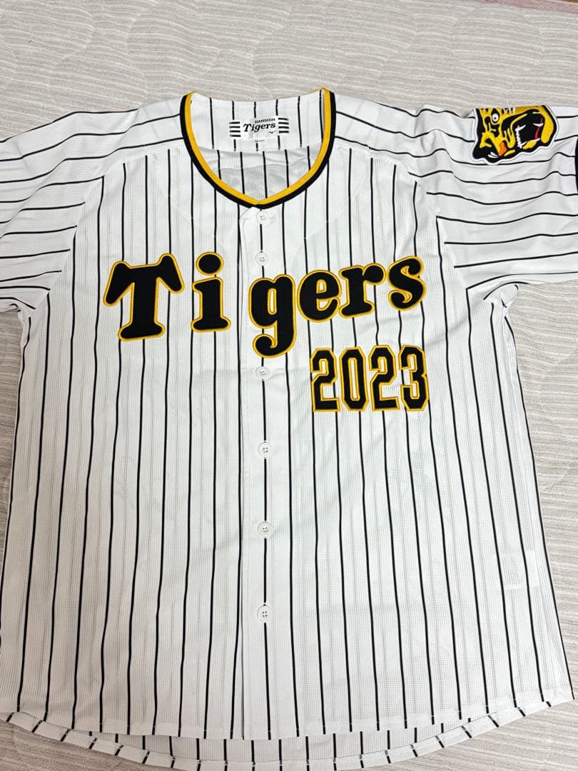 阪神タイガース　サイン入りユニフォーム　2023年 優勝記念ユニフォーム