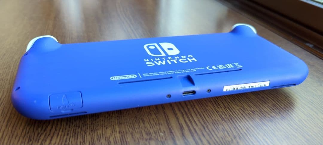 Nintendo　Switch Lite　スイッチライト　ニンテンドー