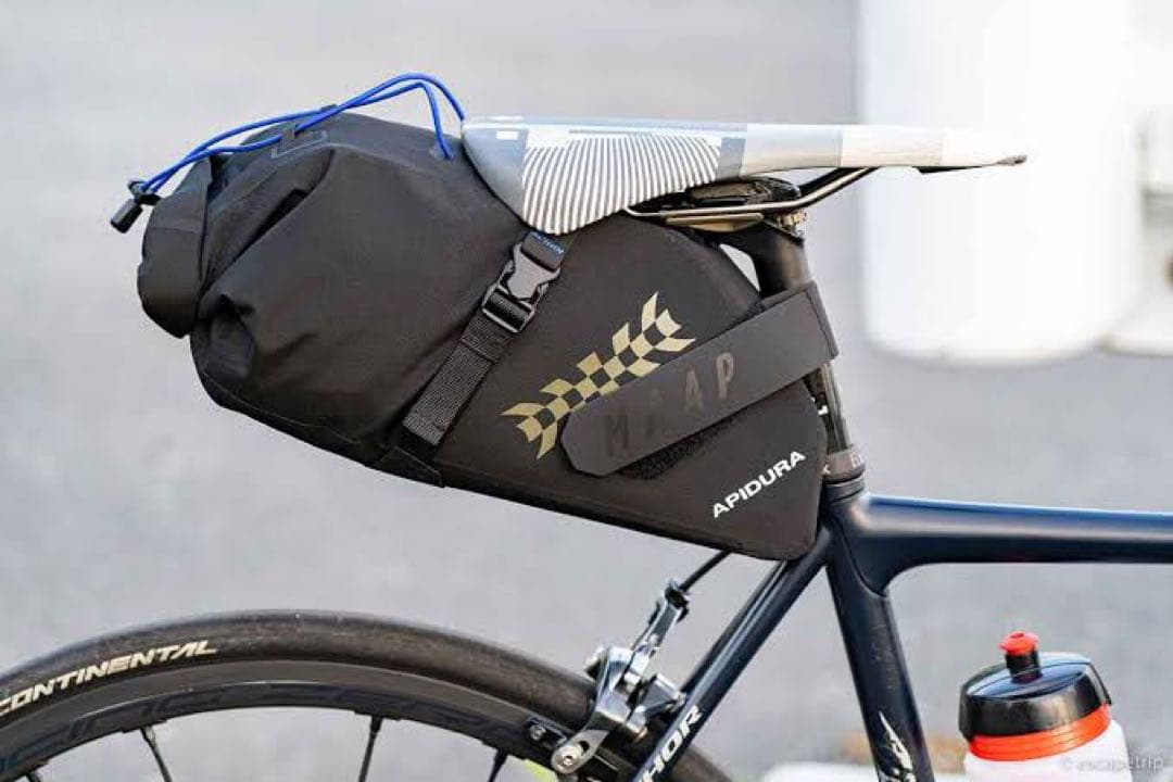  x Apidura サドルバッグ (7L)