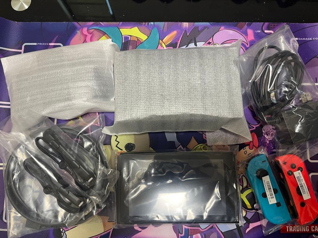 ニンテンドーswitch本体　ソフト4本　おまけ付き