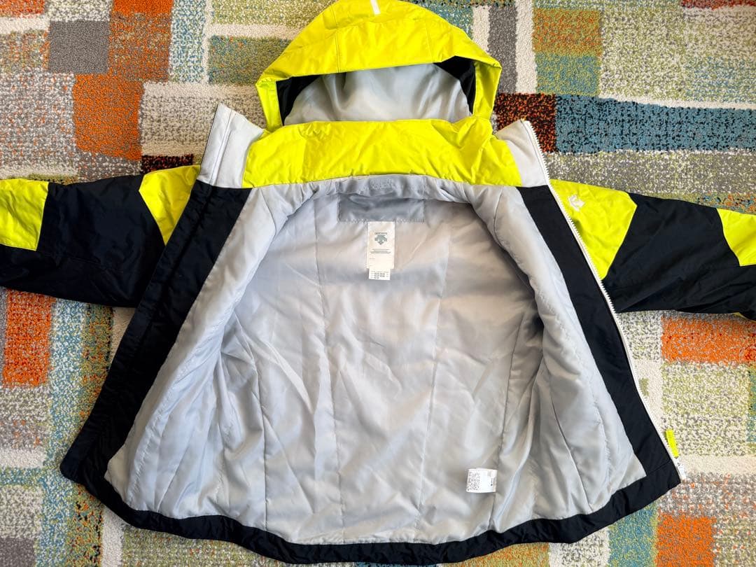 スノーウエア　デサント　140cm 美品