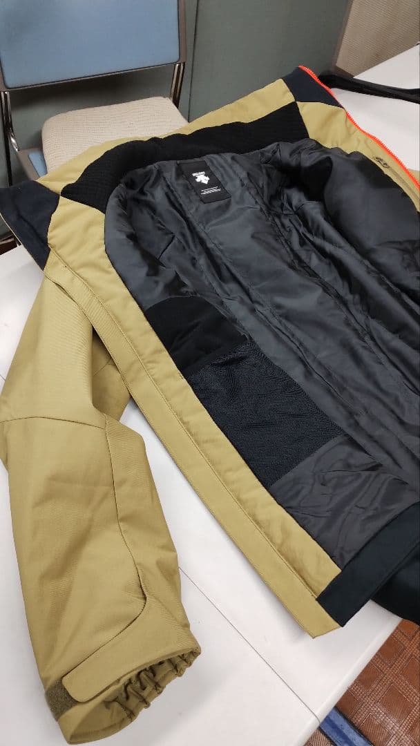 デサント　ジャケット　 サイズM