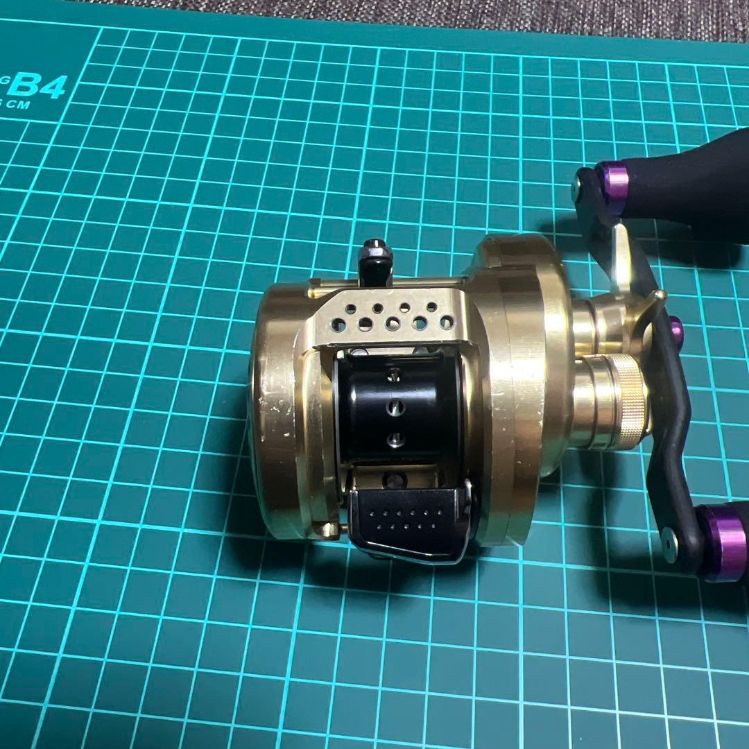 リール Shimano 15 Calcutta Conquest 200HG