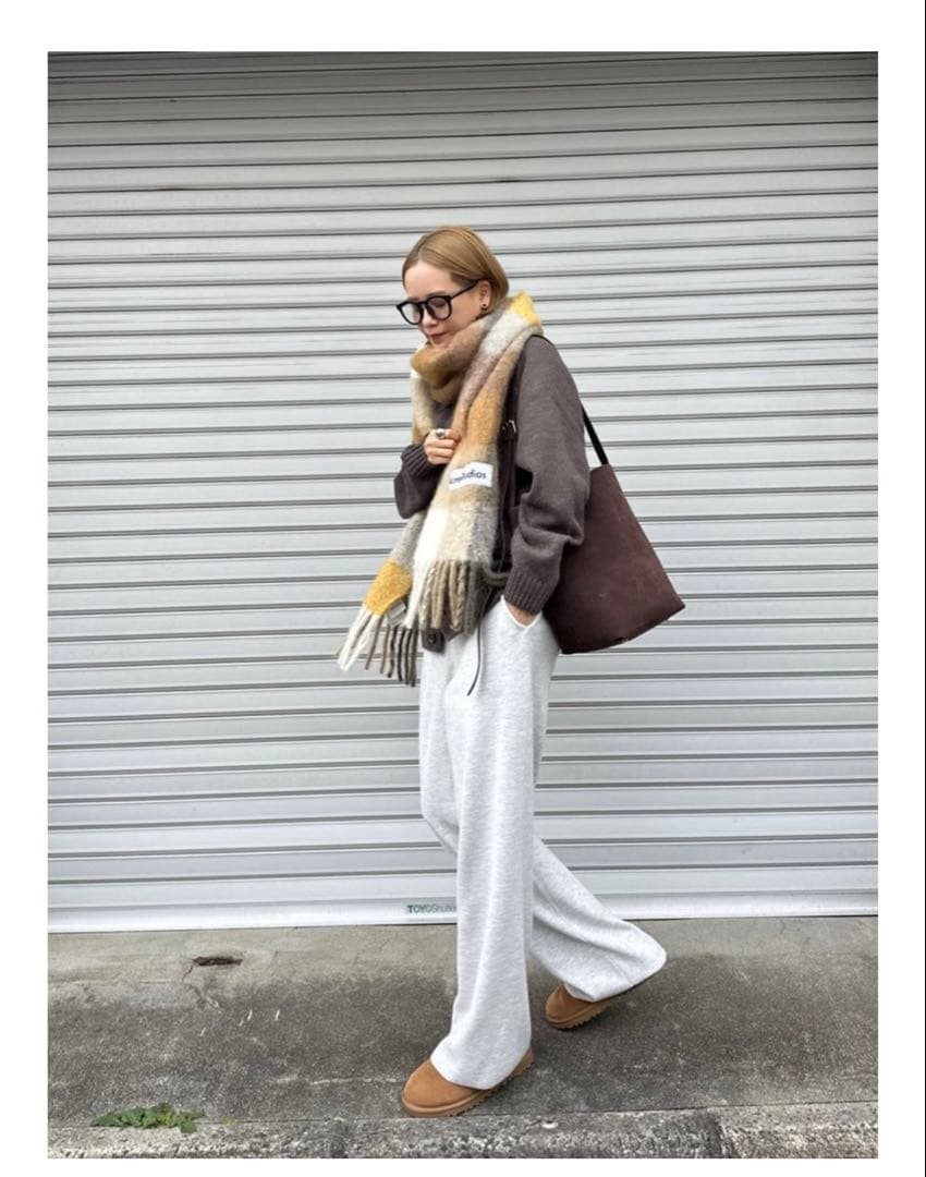 Acne Studios ベージュ系マフラー