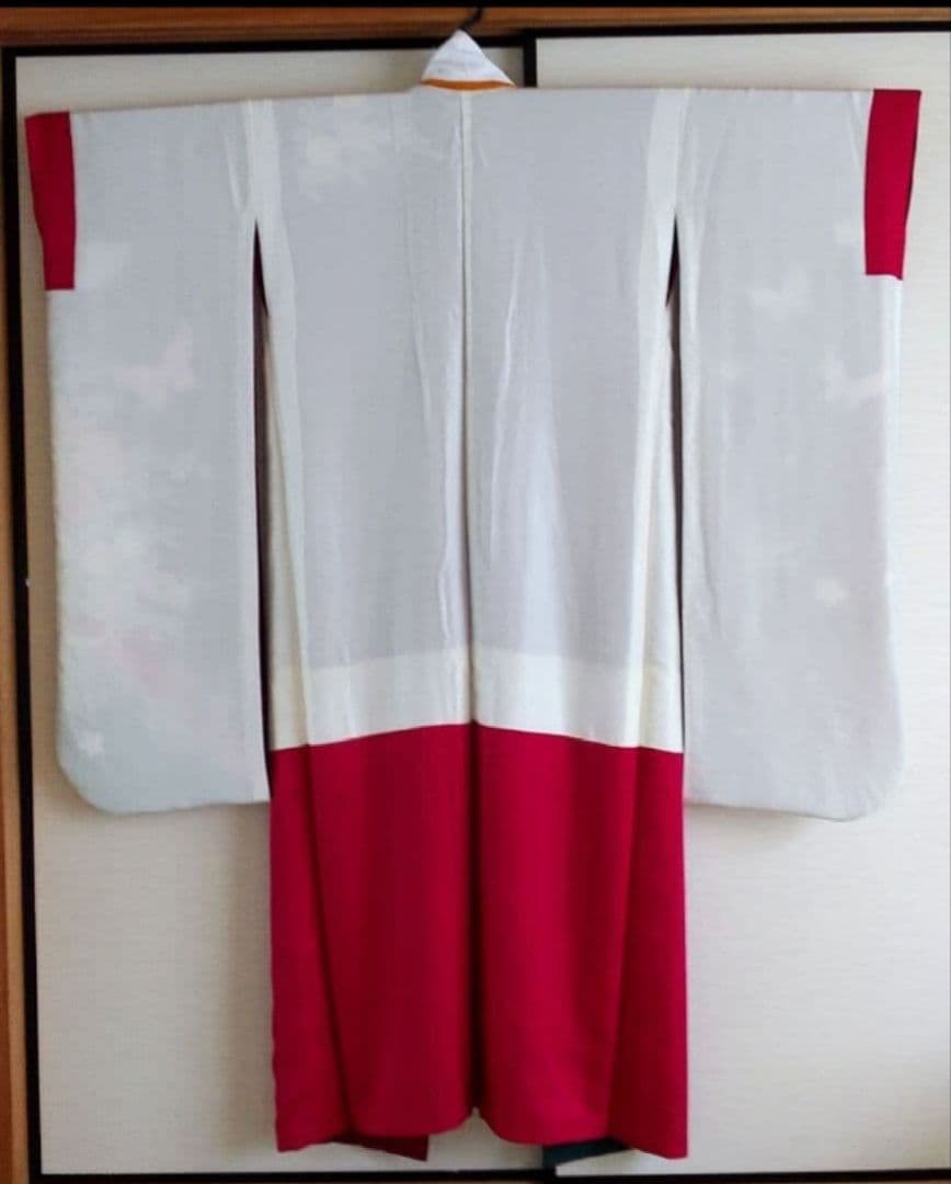 紅色古典柄 縮緬地正絹振袖・長襦袢セット