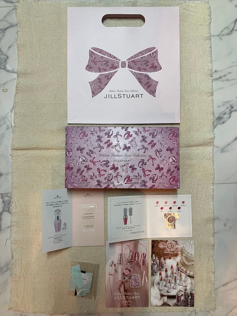 ジルスチュアート　リボンファッションショーコレクション　クリスマスコフレ2025