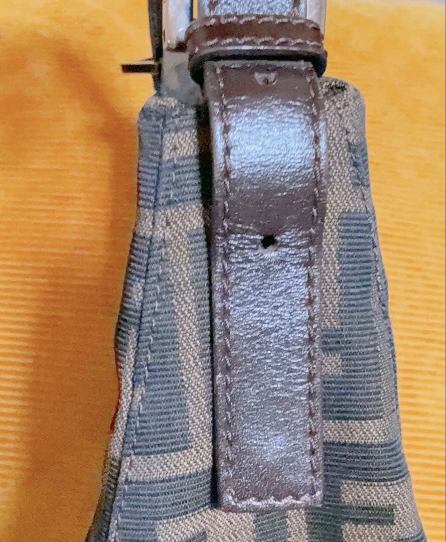 フェンディFEND IFFロゴショルダーバッグ