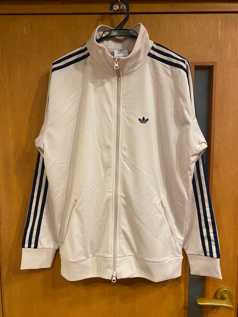 adidas ライトベージュ　ダブルジップアップジャケット