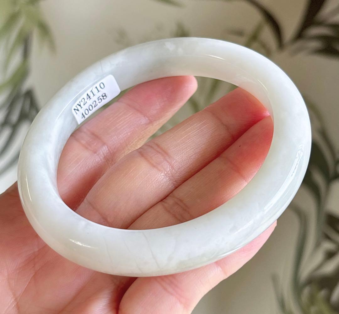 天然石 和田玉白玉 バングル（番号A4619）