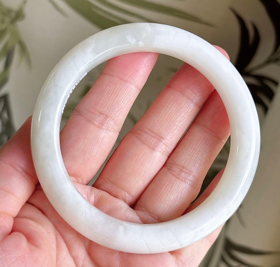 天然石 和田玉白玉 バングル（番号A4619）