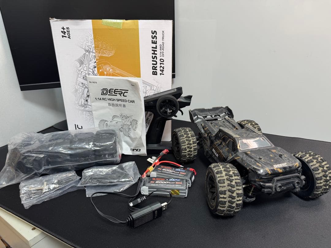 DEERC 14210 ブラシレスRCカー 1/14 時速76km/h