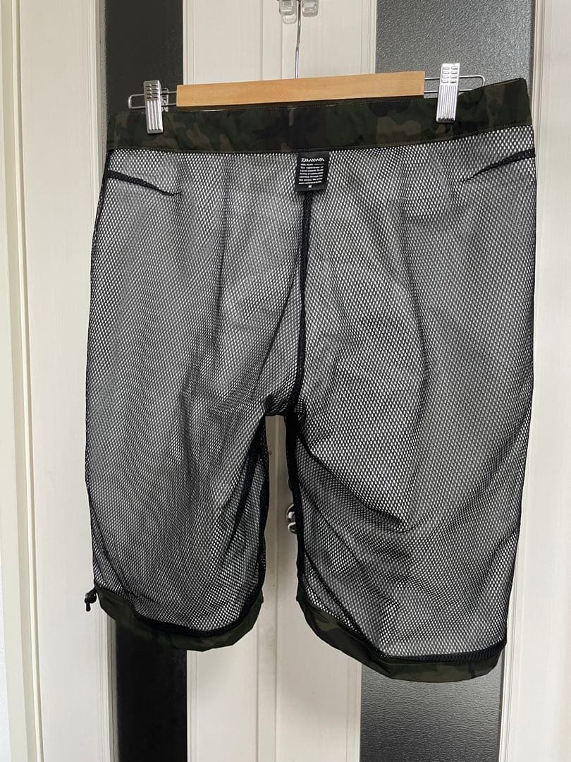 じ*じ様 美品　ダイワ　ハーフパンツ　迷彩