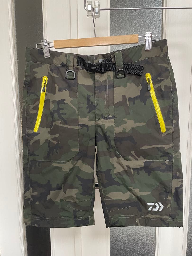 じ*じ様 美品　ダイワ　ハーフパンツ　迷彩