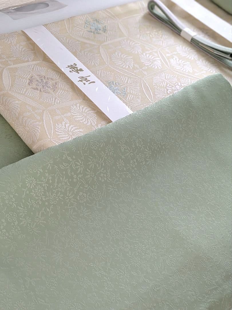 国産蚕綾織御召切子綾織胴抜き仕立 正絹西陣織橋本テル亀甲花菱文様高級袋帯