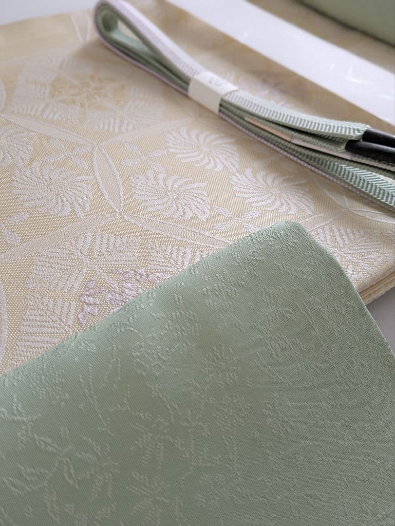 国産蚕綾織御召切子綾織胴抜き仕立 正絹西陣織橋本テル亀甲花菱文様高級袋帯