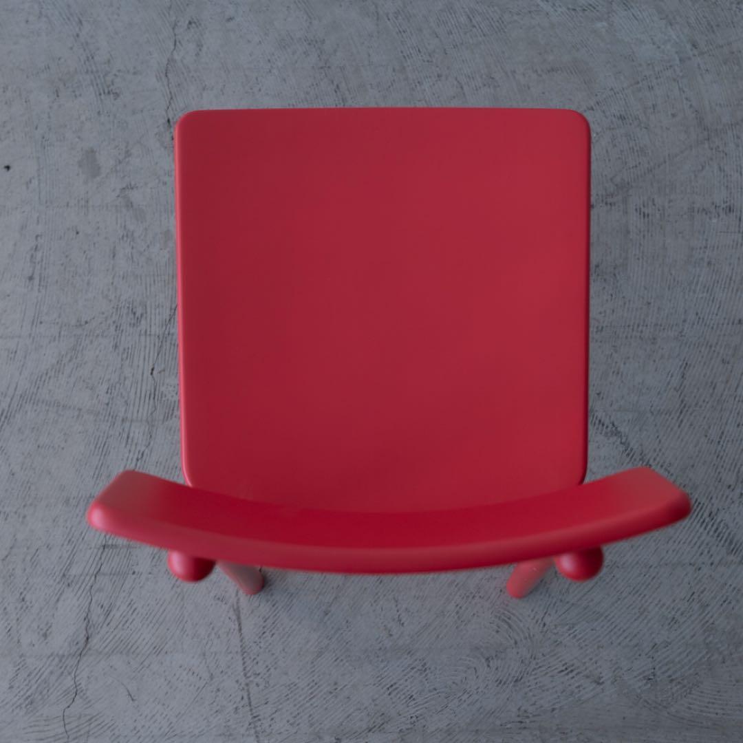 赤いダイニングチェア