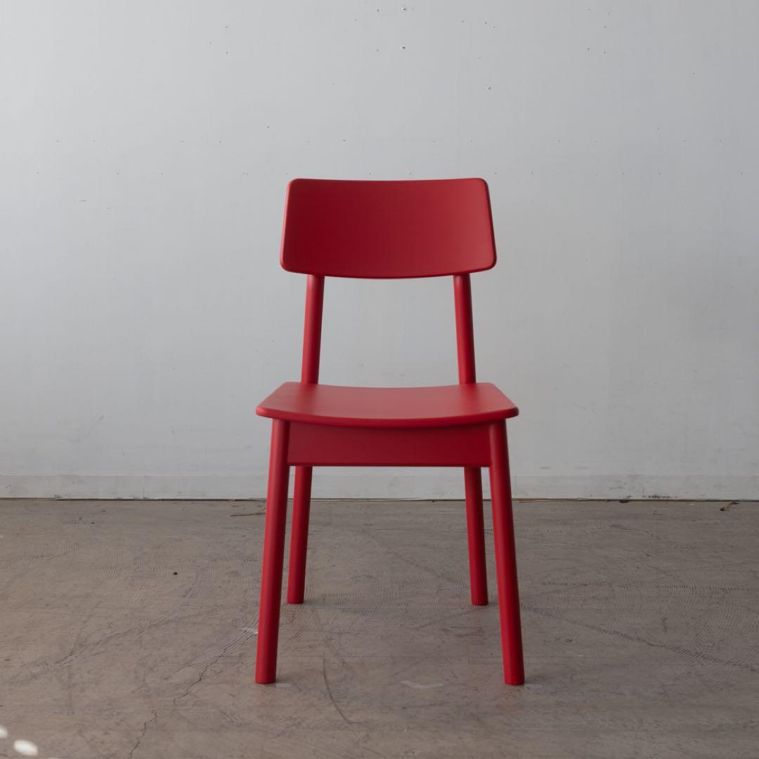 赤いダイニングチェア