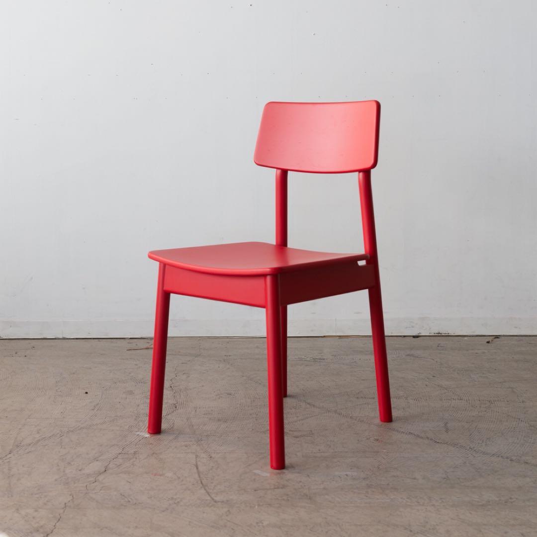 赤いダイニングチェア