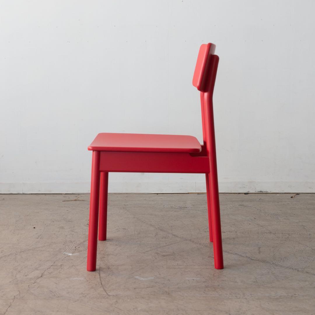 赤いダイニングチェア