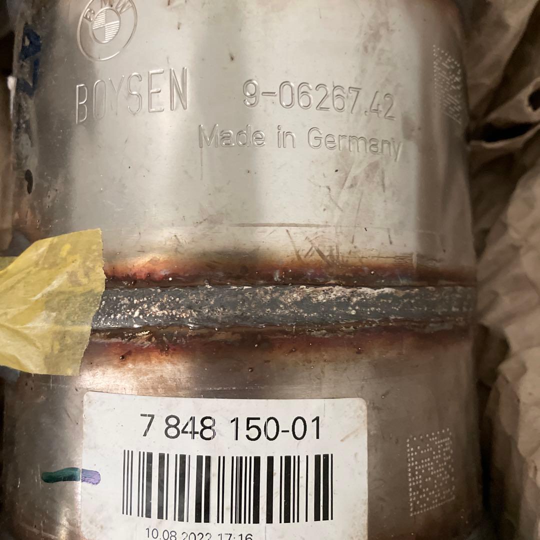 【新品・未使用】純正 F10 M5 触媒　1台分