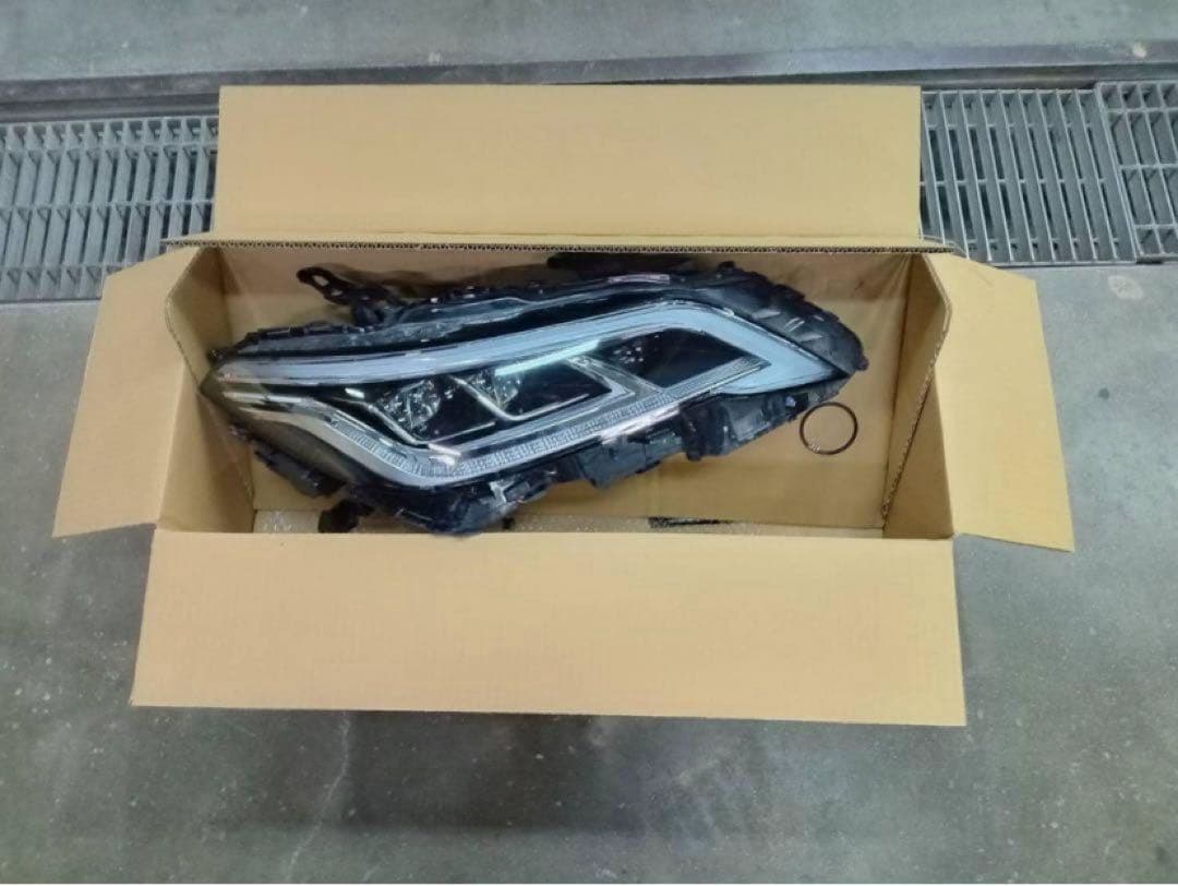 クラウン　ヘッドライトユニット　右