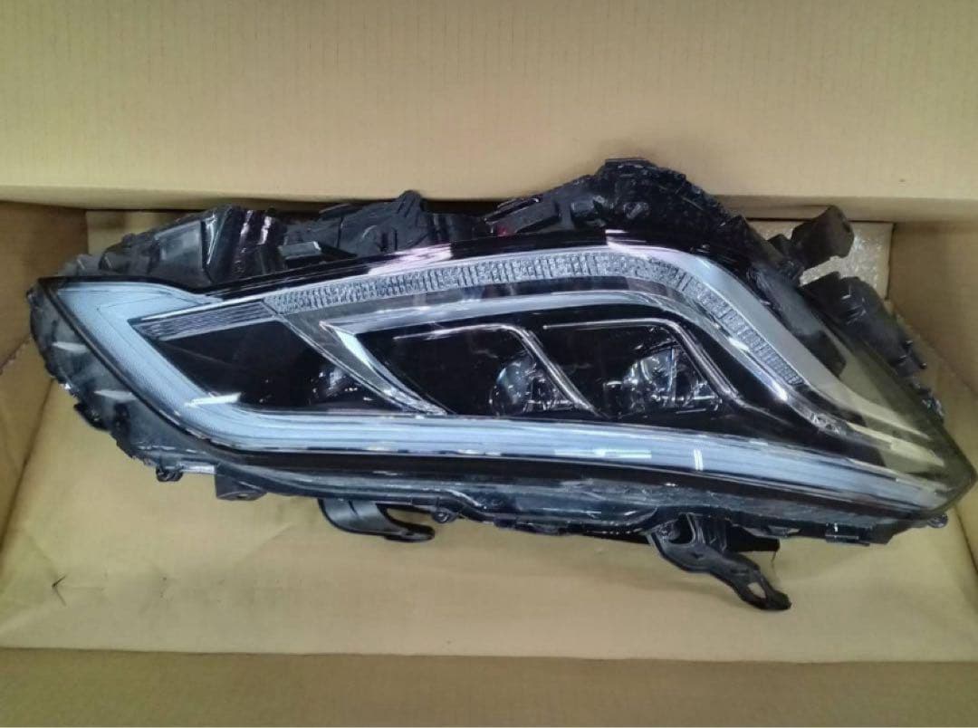 クラウン　ヘッドライトユニット　右