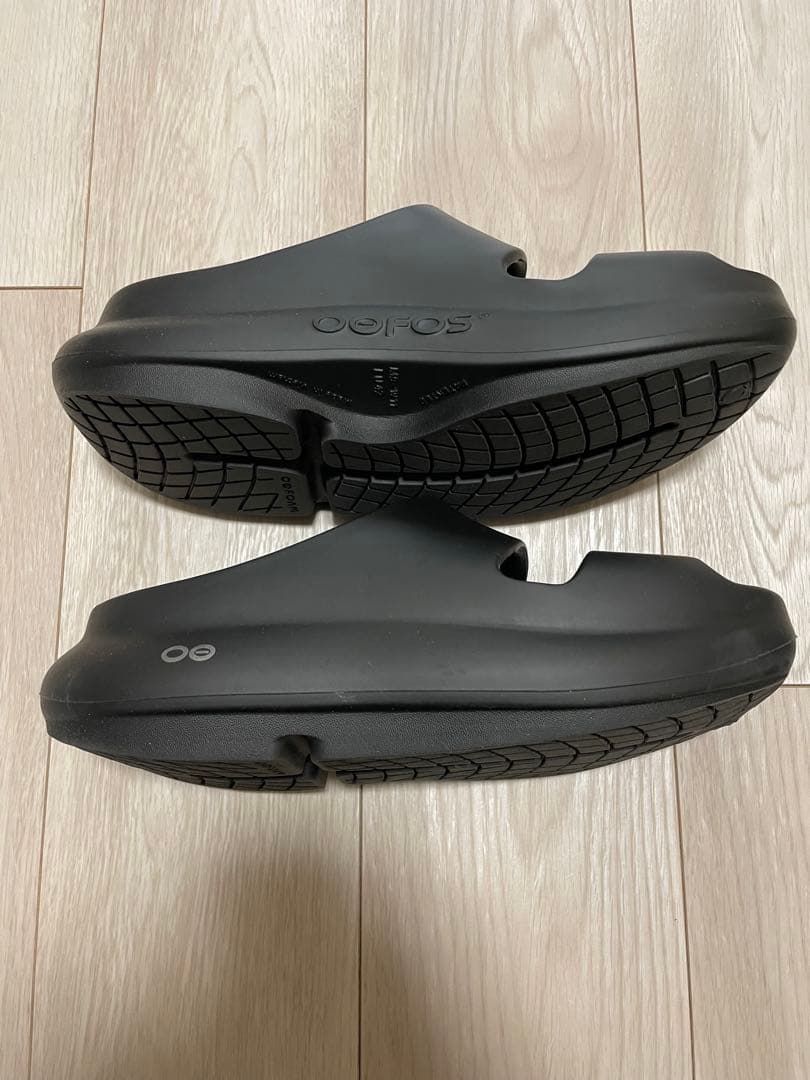 ウーフォス　OOFOS ウーヤー　新作　28cm